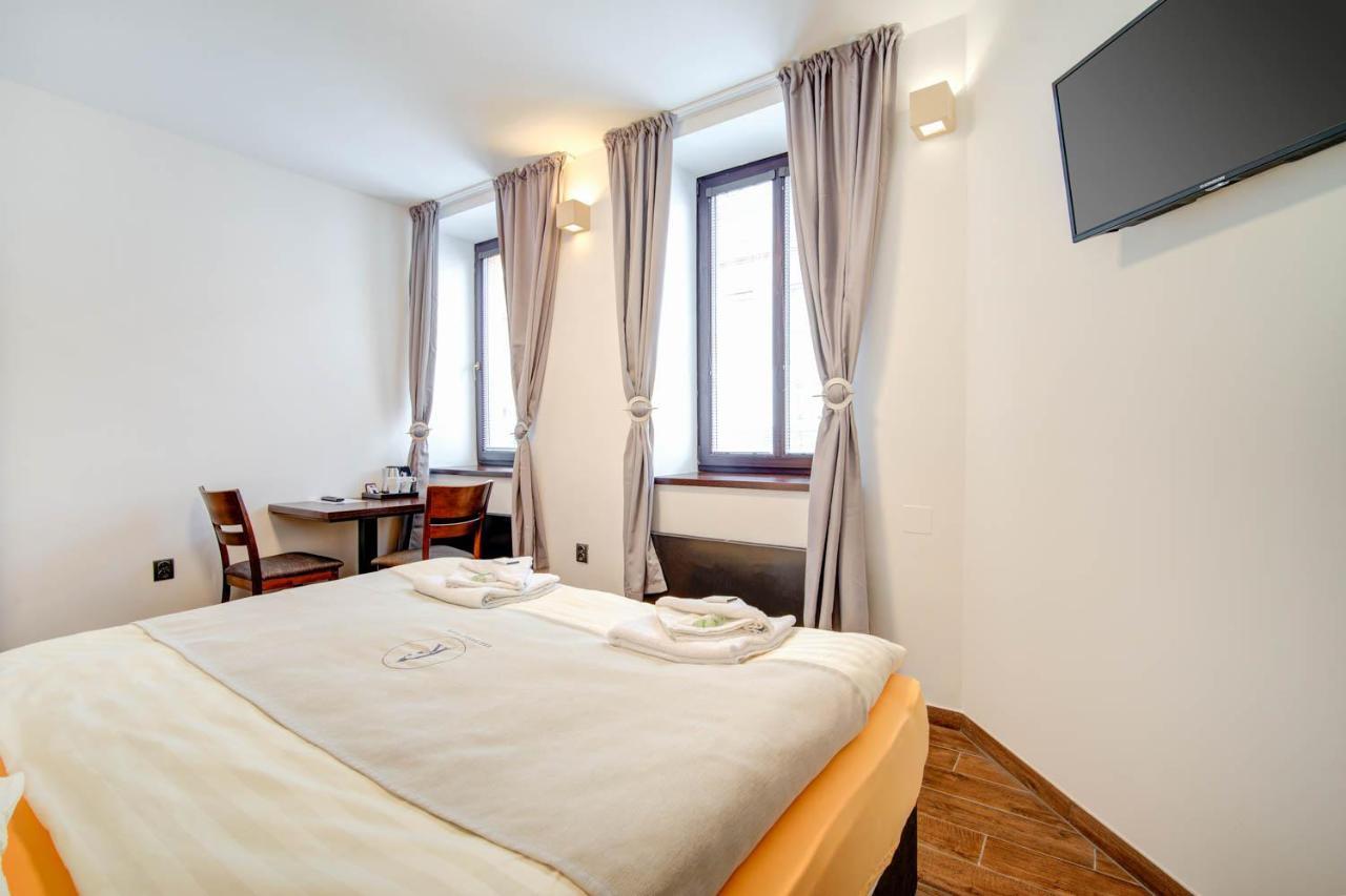 Kralovska Cesta 3*